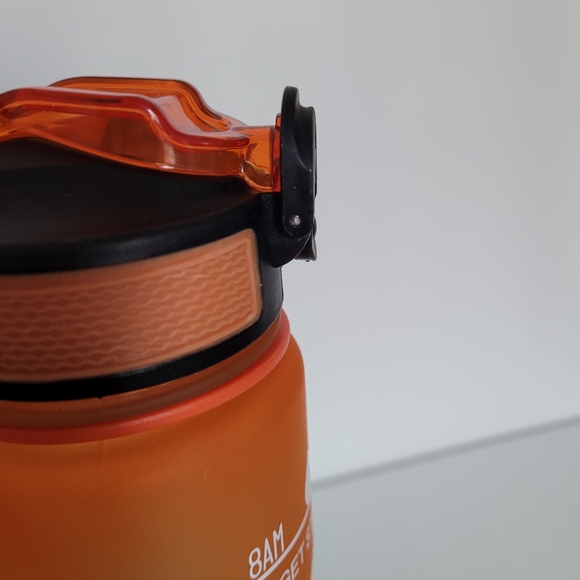 New Motivational Hourly Water Bottle - Picture 7 of 7